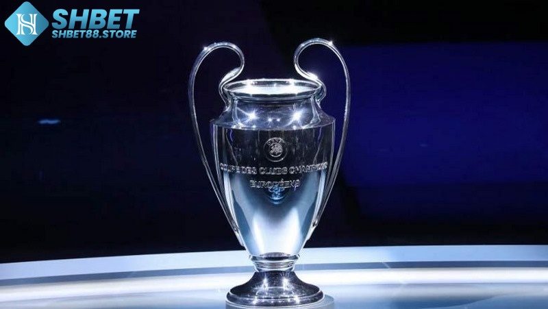 Mỗi năm, mùa giải UEFA Champions League diễn ra vào giữa tháng 7